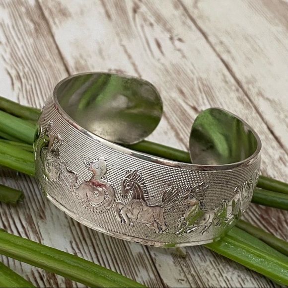 Unsigned Silver-tone Ornate Zodiac Signs 1.25” Open Bangle Stackable Bracelet - Picture 1 of 16